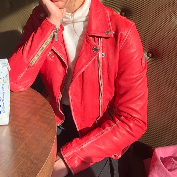 selling this red leather jacket! ❤️ - Picture 1 of 3